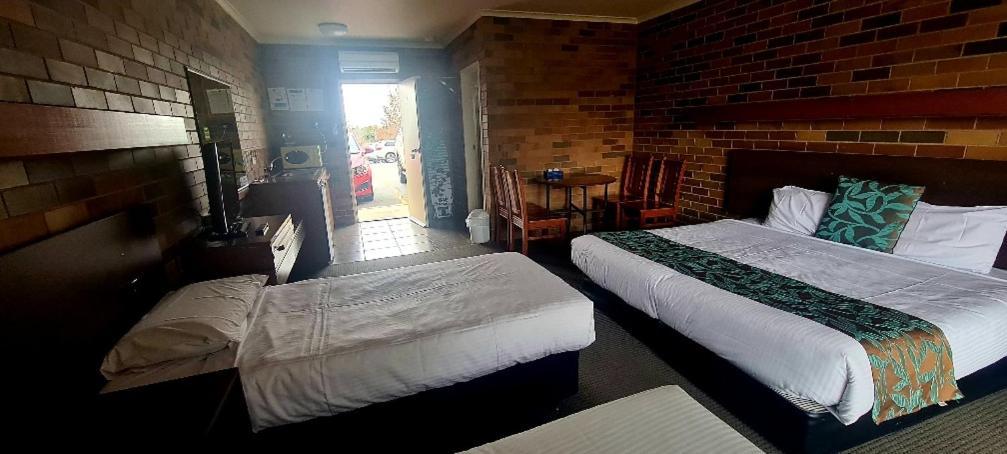 舍帕通高尔夫汽车旅馆 谢珀顿 外观 照片
